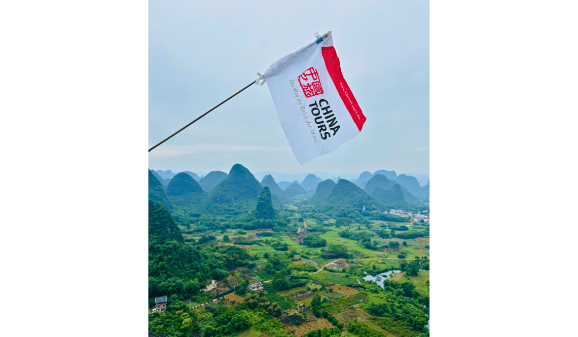 CTH DE cchizh Reisebericht_ China Tours flag