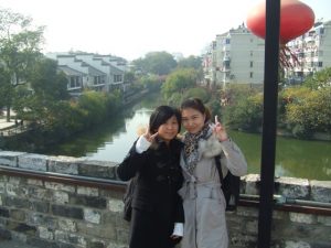 Mit Freunden an Nanjings Stadtmauer