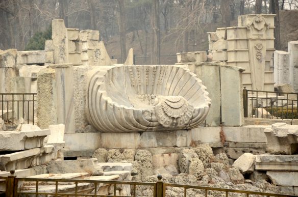 Der Alte Sommerpalast: Ruinen des Palastes Haiyantang