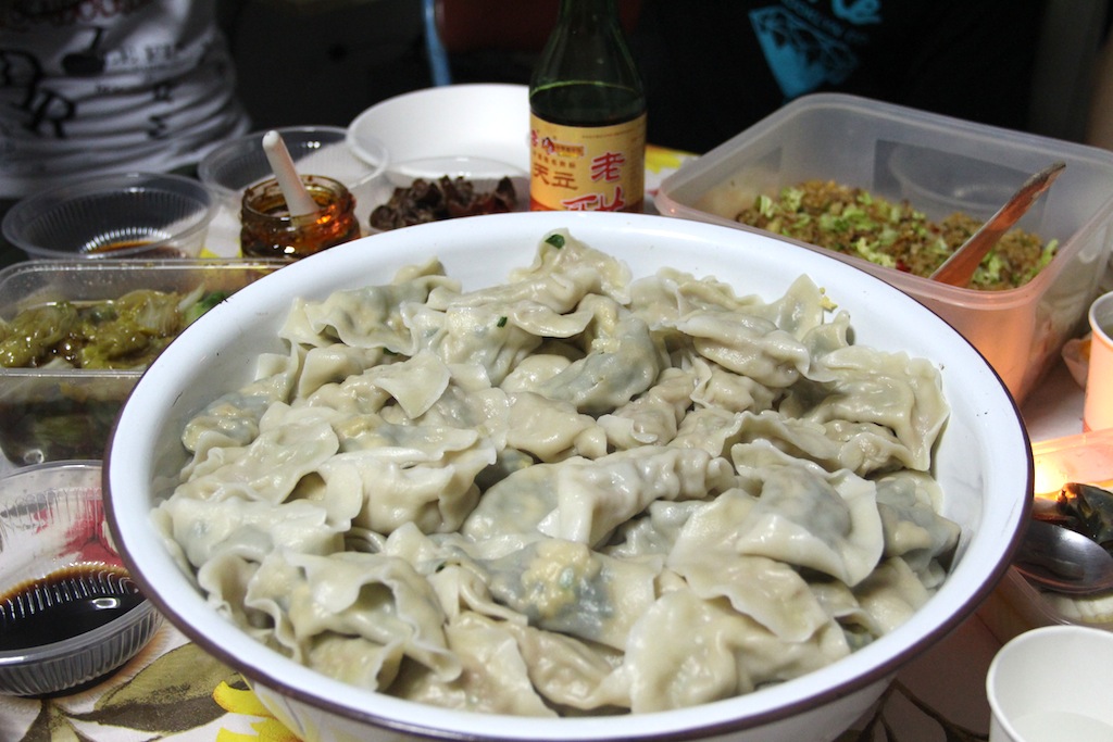 Eine Schale gekochter Jiaozi