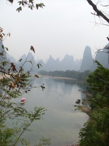 Bergblick über den Li-Fluss