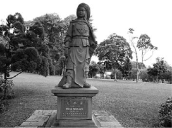 Eine Statue von Hua Mulan