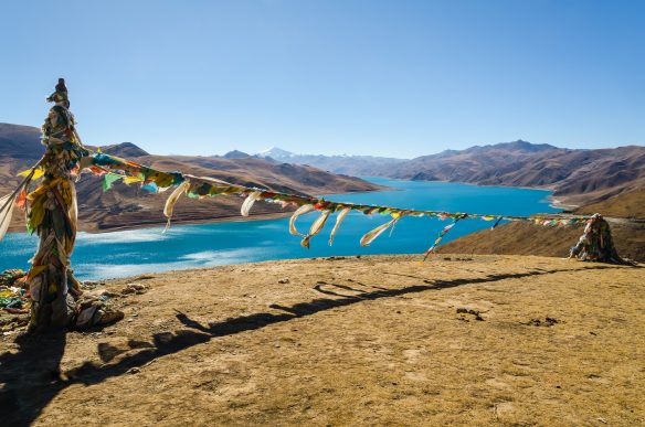 Der Yamdrok-See in Tibet