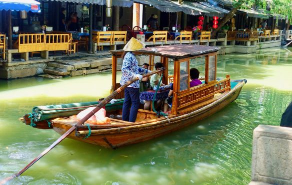 Bootstouren auf den Kanälen von Suzhou sind sehr beliebt! 