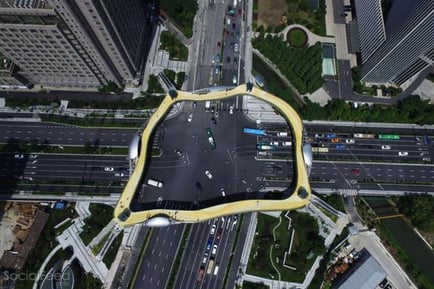 socialfeed-info-hangzhou-opens-first-ecological-skywalk-at-intersection