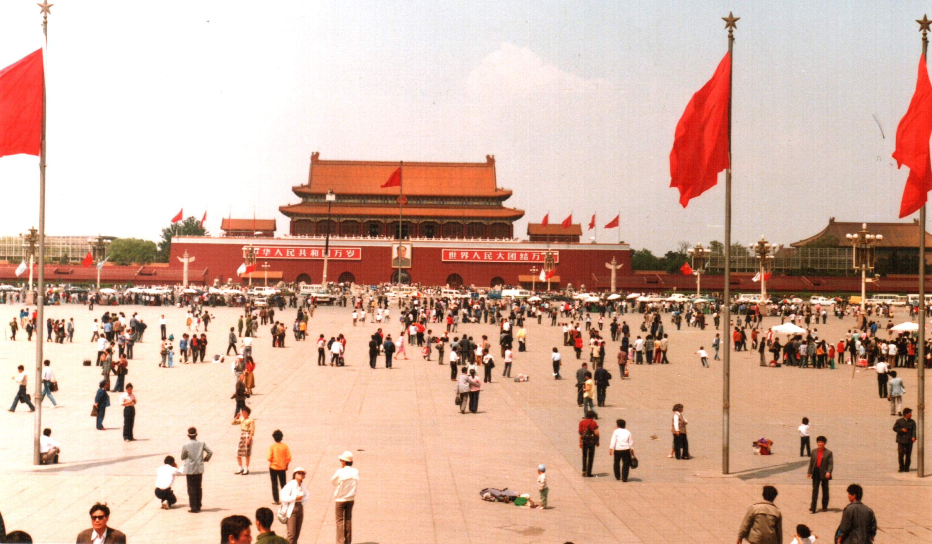 Tiananmen_Square,_Beijing,_China_1988_(1)